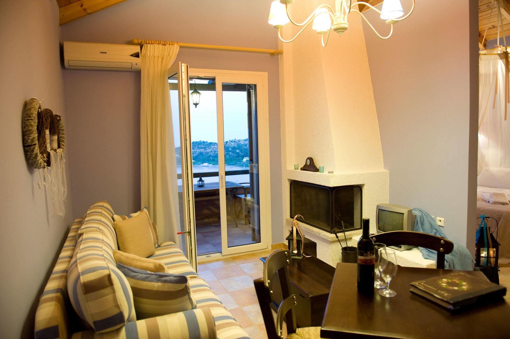 Apelon Tiritas Villas Leonídion Eksteriør bilde